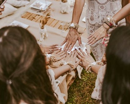 A checklist for organising the most amazing hen party your bestie deserves!