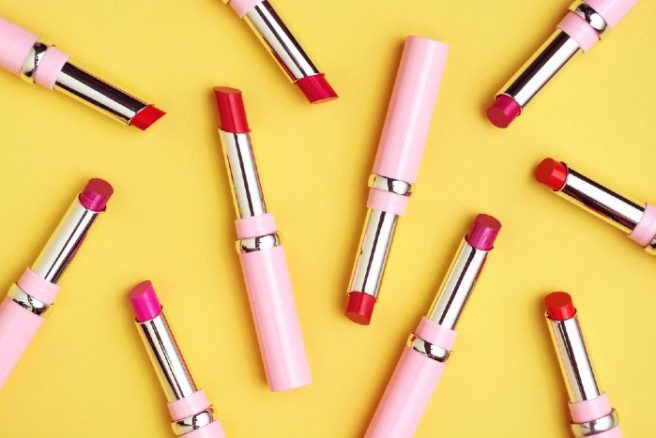 This is why you need to throw away lipstick after being ill