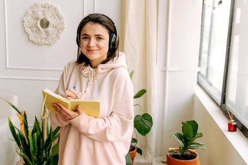 Bonjour! Our best ideas of daily practices for learning a language