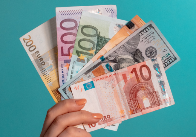 Our best top tips on how to talk to your partner about money