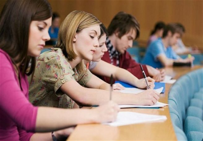 Simon Harris confirms €4.3M budget to help college students