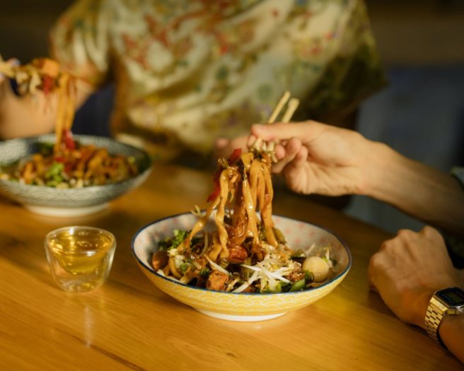 This vegan chow mein recipe is the perfect Veganuary dinner to see you through to the end of January!