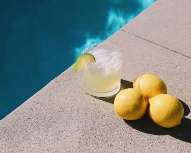 Say goodbye to Dry January with this fresh lemon cocktail!