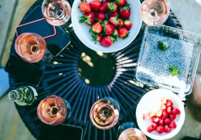This strawberry mojito is the perfect bank holiday cocktail
