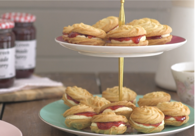 Tuesday Bake: Lovely Lemon & Strawberry Viennese Whirls