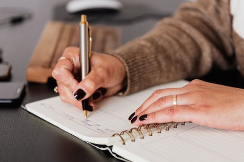 Time to express yourself: 30 fall prompts for your journal this October!