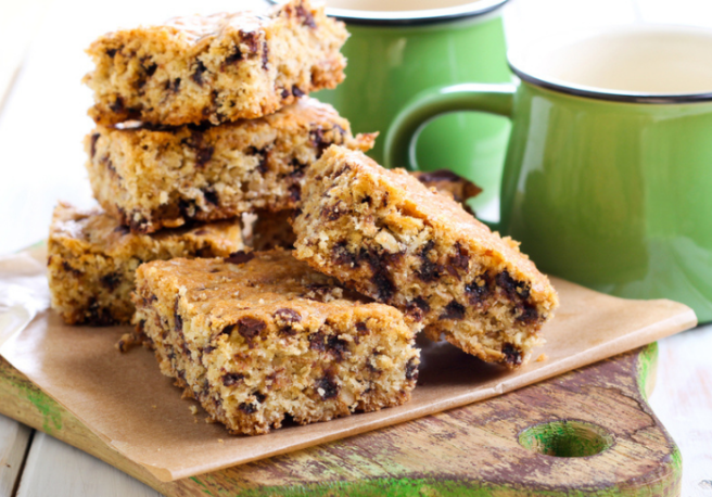 Thursday Bake: How to make chocolate oaty cookie bars