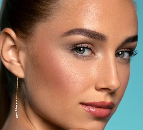 It may be cold & dark, but this bronzer guarantees a beautiful Summer glow