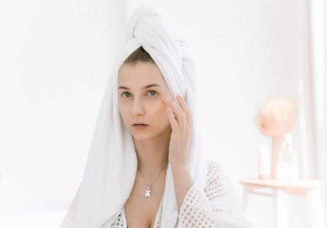 What is salicylic acid: Is it suitable for oily & blemish-prone skin?