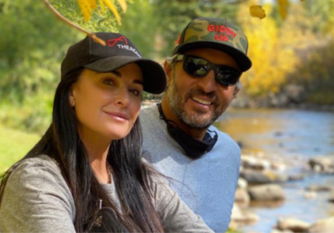 Kyle Richards confirms Mauricio Umansky moved out of their home