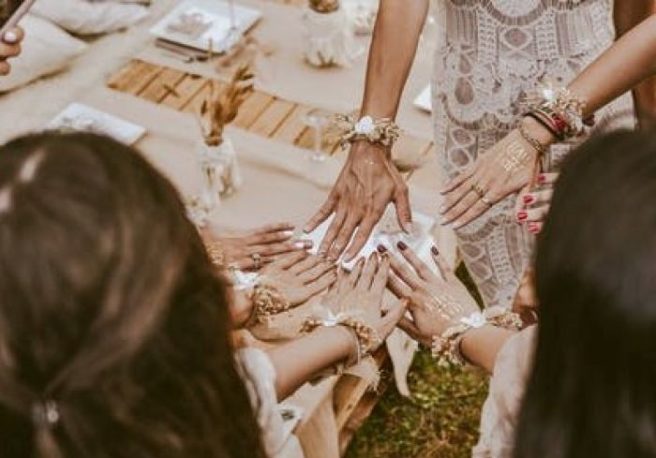A checklist for organising the most amazing hen party your bestie deserves!