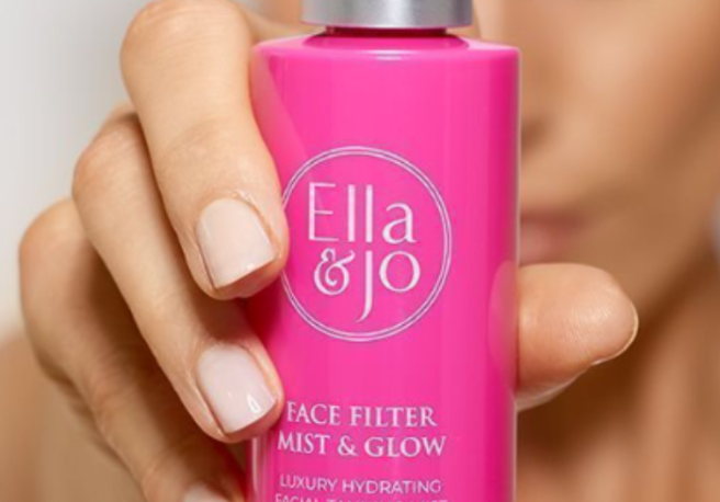 Ella & Jo share their top do’s and don’ts for self-tanning at home