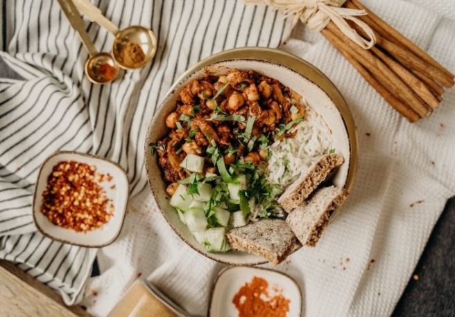 This chickpea & potato curry is the perfect fakeaway dinner!